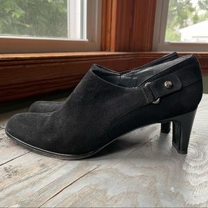 Stuart Weitzman black suede ankle booties | size 9.5